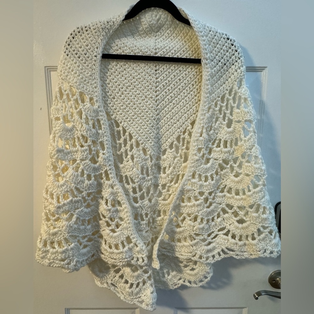 70s Handmade Cream Crocheted Shawl Poncho Pashmina Coverup Boho Grannycore Indie